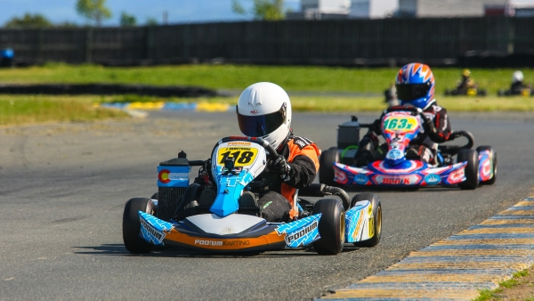 kart-rennen_david-armstrong-srpE-a5W418-unsplash.jpg